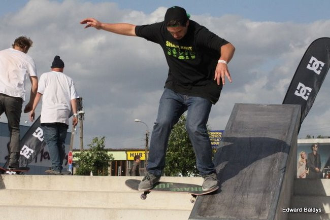 Na ziemi i w powietrzu (zdjęcia i filmy)