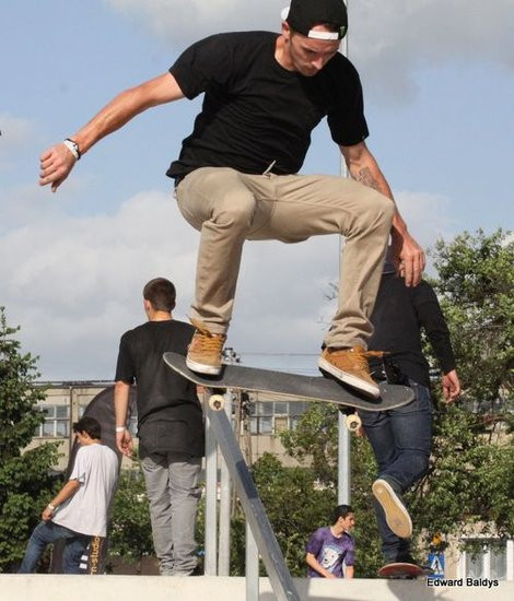 Na ziemi i w powietrzu (zdjęcia i filmy)