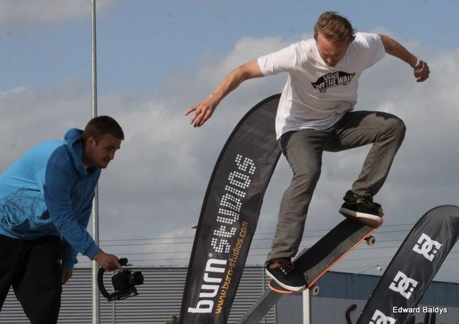 Na ziemi i w powietrzu (zdjęcia i filmy)