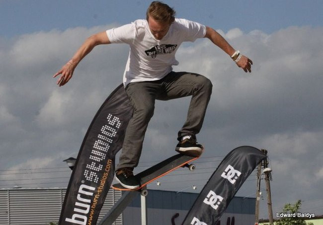 Na ziemi i w powietrzu (zdjęcia i filmy)