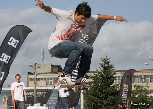 Na ziemi i w powietrzu (zdjęcia i filmy)