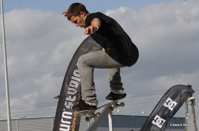 Na ziemi i w powietrzu (zdjęcia i filmy)