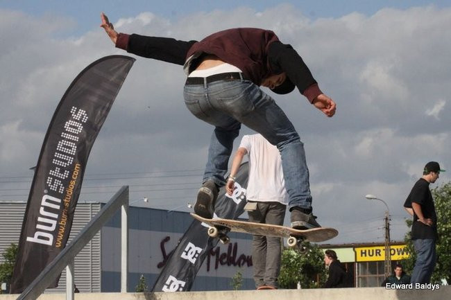 Na ziemi i w powietrzu (zdjęcia i filmy)