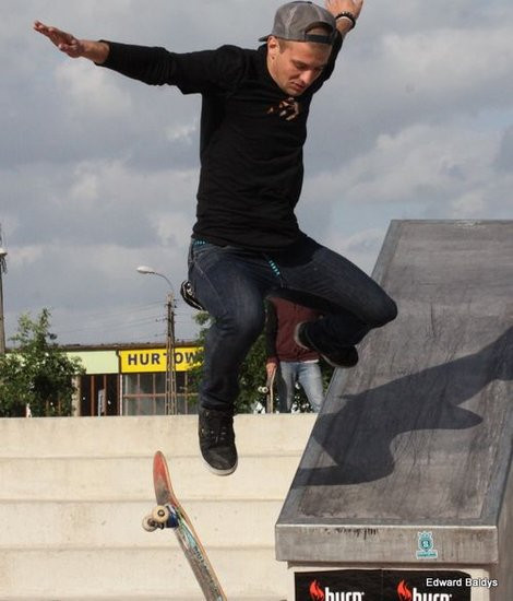 Na ziemi i w powietrzu (zdjęcia i filmy)