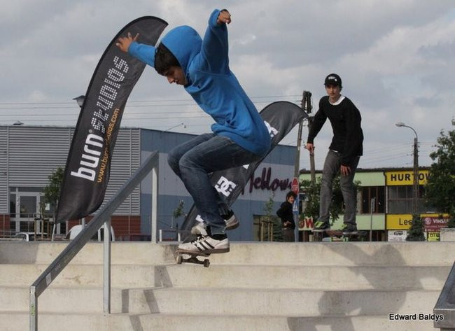 Na ziemi i w powietrzu (zdjęcia i filmy)