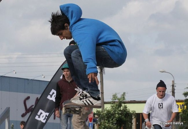 Na ziemi i w powietrzu (zdjęcia i filmy)