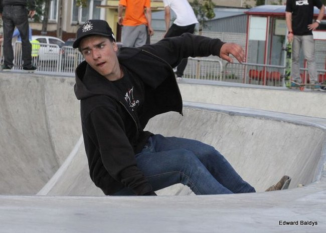 Na ziemi i w powietrzu (zdjęcia i filmy)