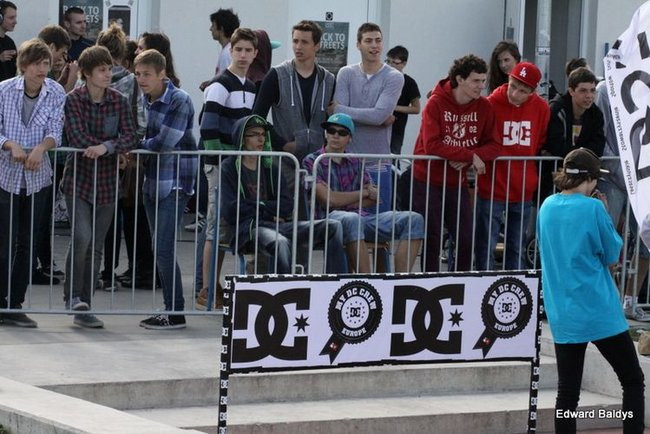 Na ziemi i w powietrzu (zdjęcia i filmy)