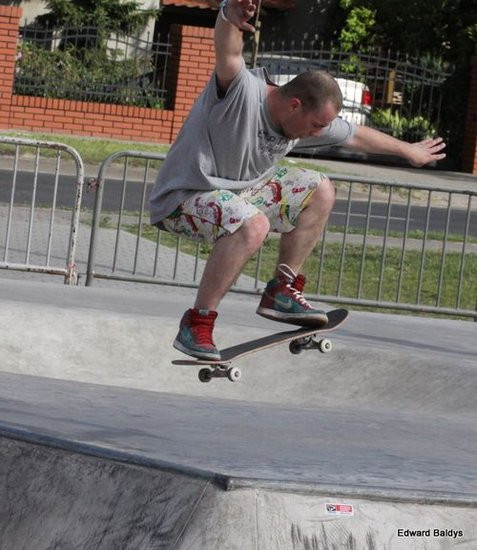 Na ziemi i w powietrzu (zdjęcia i filmy)