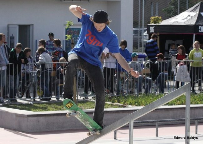 Na ziemi i w powietrzu (zdjęcia i filmy)