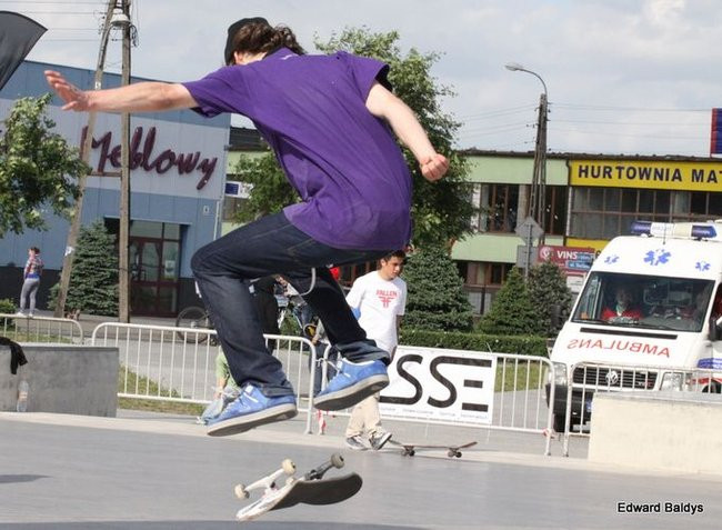 Na ziemi i w powietrzu (zdjęcia i filmy)