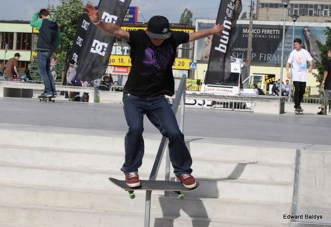 Na ziemi i w powietrzu (zdjęcia i filmy)