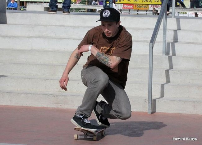 Na ziemi i w powietrzu (zdjęcia i filmy)