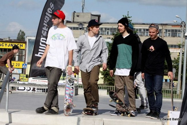 Na ziemi i w powietrzu (zdjęcia i filmy)