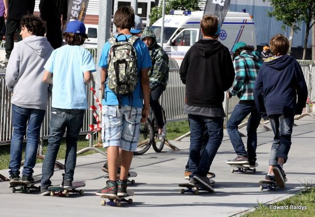 Na ziemi i w powietrzu (zdjęcia i filmy)