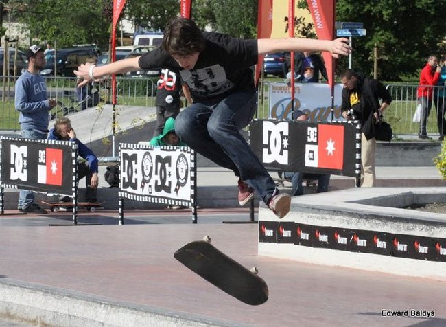 Na ziemi i w powietrzu (zdjęcia i filmy)