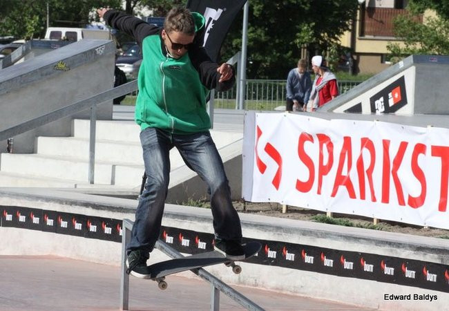 Na ziemi i w powietrzu (zdjęcia i filmy)