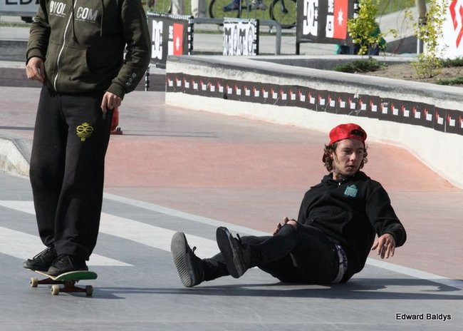 Na ziemi i w powietrzu (zdjęcia i filmy)