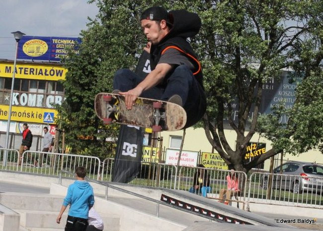 Na ziemi i w powietrzu (zdjęcia i filmy)