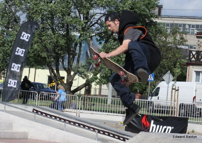 Na ziemi i w powietrzu (zdjęcia i filmy)