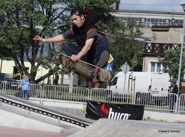 Na ziemi i w powietrzu (zdjęcia i filmy)