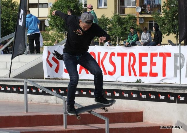 Na ziemi i w powietrzu (zdjęcia i filmy)