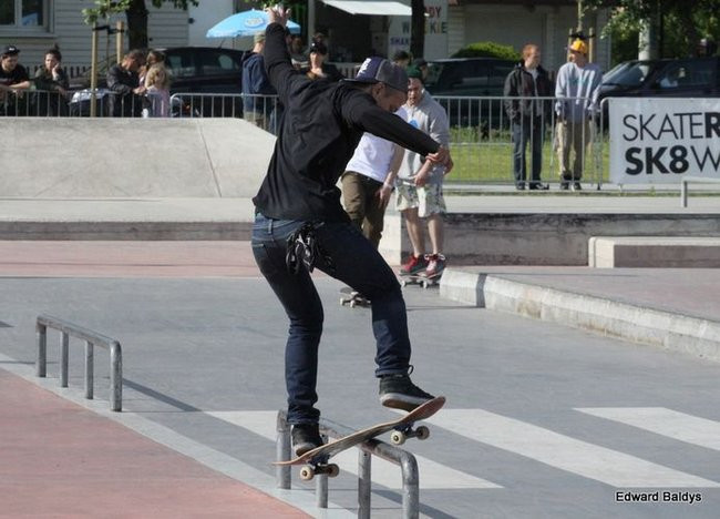 Na ziemi i w powietrzu (zdjęcia i filmy)