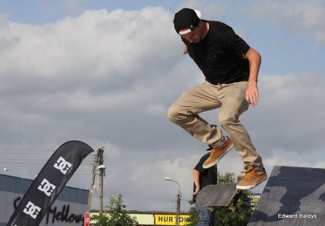 Na ziemi i w powietrzu (zdjęcia i filmy)