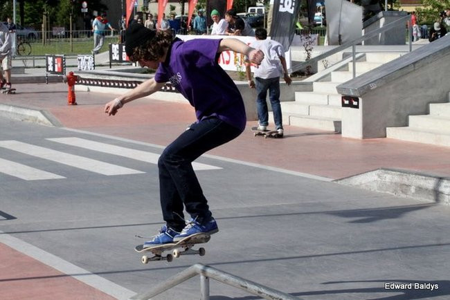 Na ziemi i w powietrzu (zdjęcia i filmy)