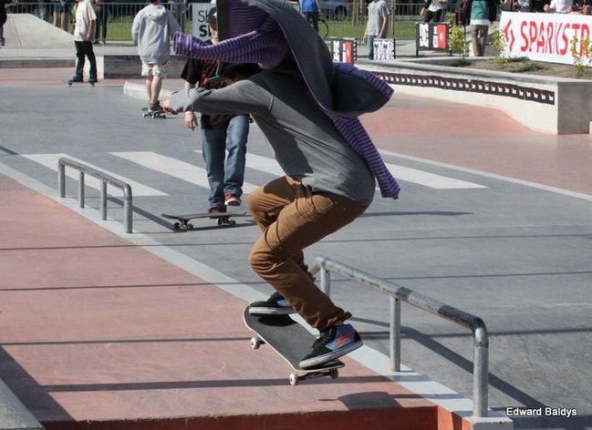 Na ziemi i w powietrzu (zdjęcia i filmy)