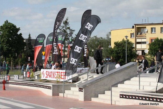 Na ziemi i w powietrzu (zdjęcia i filmy)