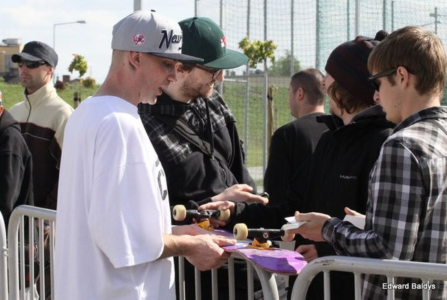 Na ziemi i w powietrzu (zdjęcia i filmy)