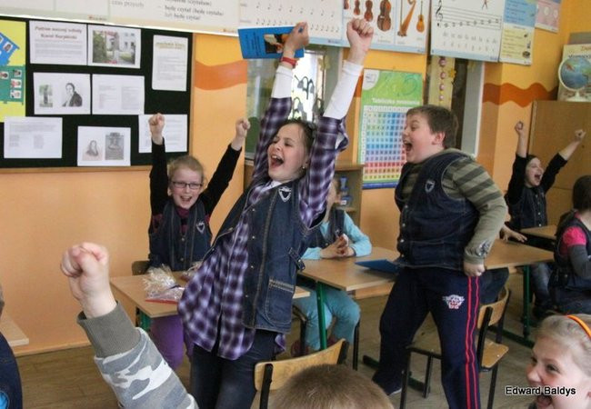 Uczniowie z Włoszakowic mają lekcje gry w szachy  (zdjęcia)