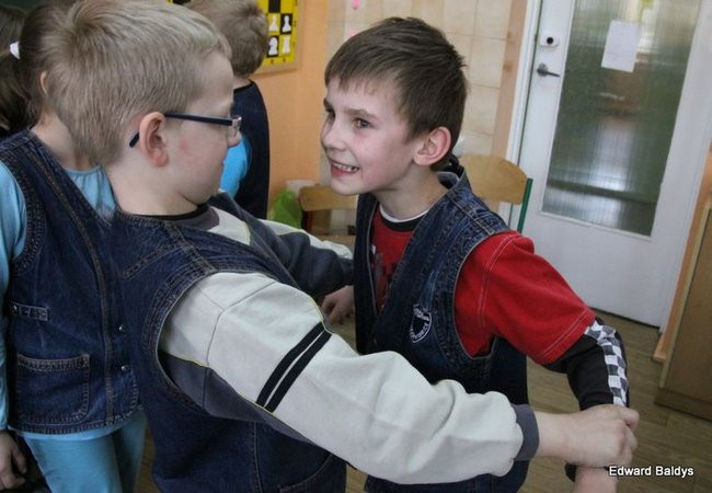 Uczniowie z Włoszakowic mają lekcje gry w szachy  (zdjęcia)