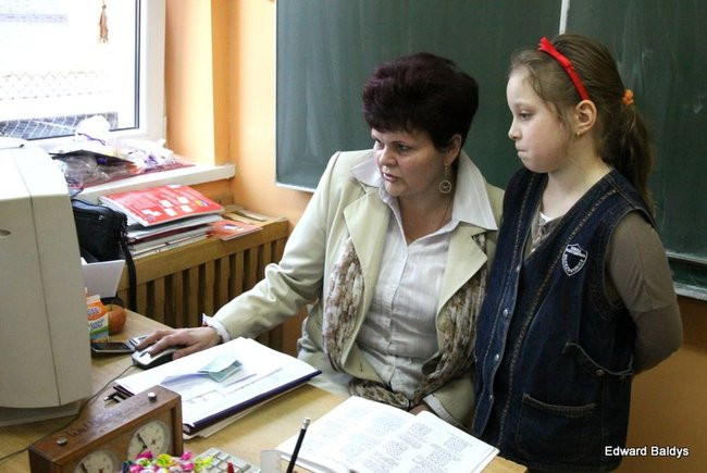 Uczniowie z Włoszakowic mają lekcje gry w szachy  (zdjęcia)