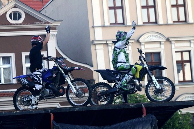 Latające show w Lesznie (zdjęcia)