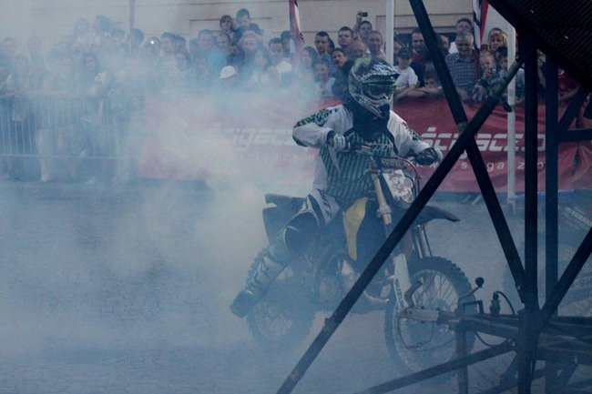 Latające show w Lesznie (zdjęcia)