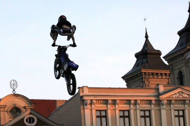 Latające show w Lesznie (zdjęcia)