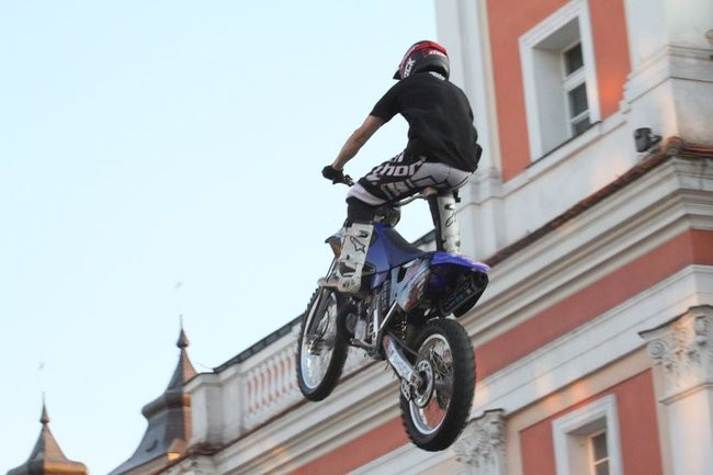 Latające show w Lesznie (zdjęcia)