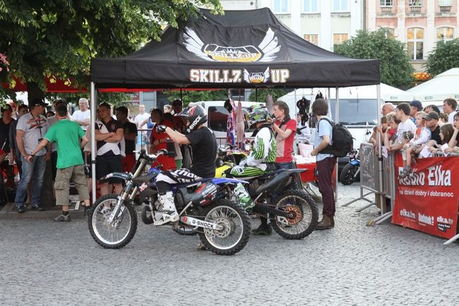 Latające show w Lesznie (zdjęcia)