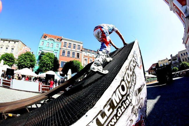 Latające show w Lesznie (zdjęcia)