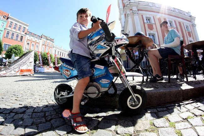 Latające show w Lesznie (zdjęcia)