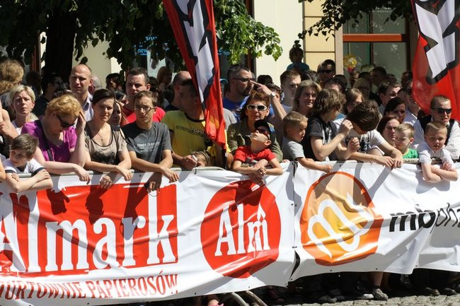 Latające show w Lesznie (zdjęcia)