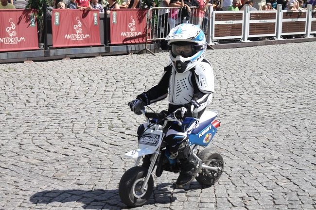 Latające show w Lesznie (zdjęcia)