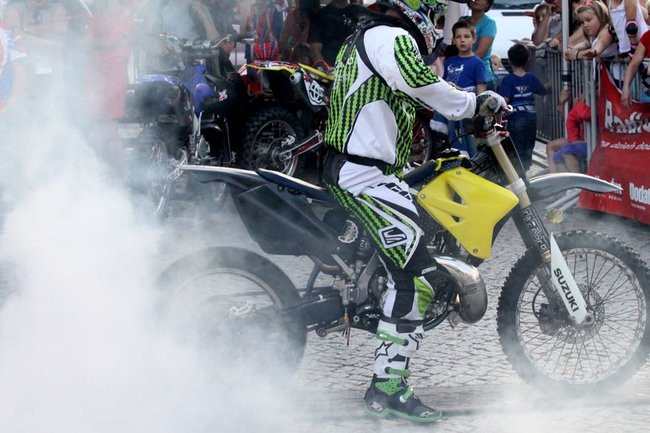 Latające show w Lesznie (zdjęcia)