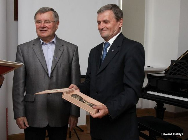 Kapitan Wrona ma klucz do bram Leszna (zdjęcia)