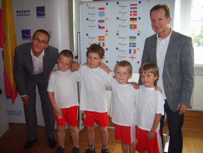 Przedszkolaki szukują się na Euro 2012 (zdjęcia)