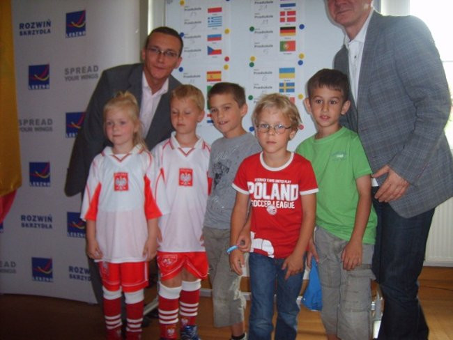 Przedszkolaki szukują się na Euro 2012 (zdjęcia)