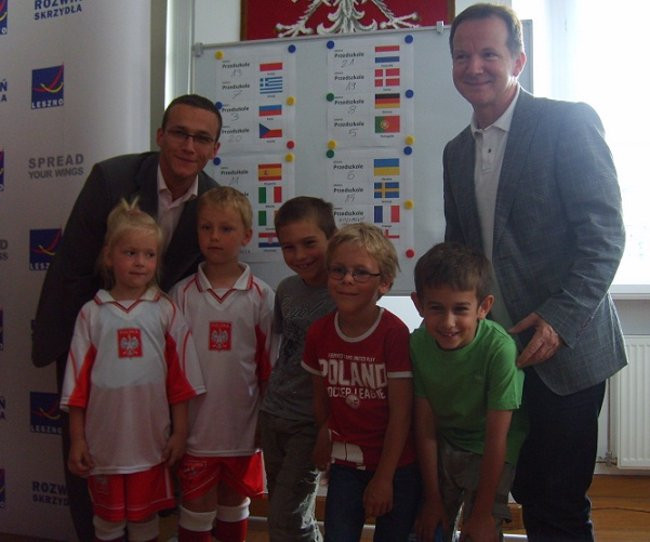 Przedszkolaki szukują się na Euro 2012 (zdjęcia)