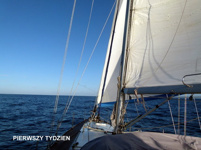 Kapitan Lewiński dopływa na Markizy (zdjęcia)